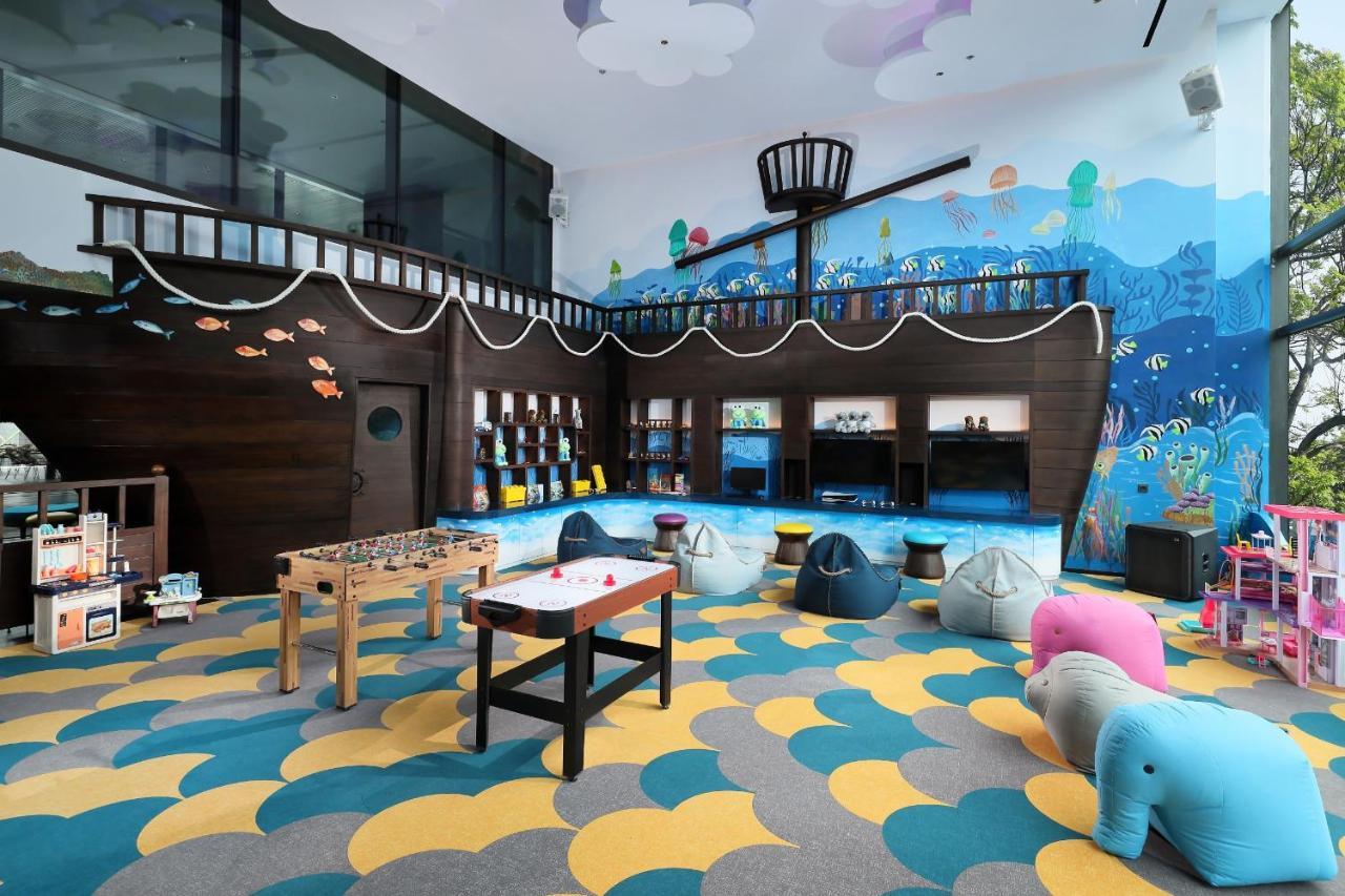 Padma Hotel Semarang Eksteriør billede