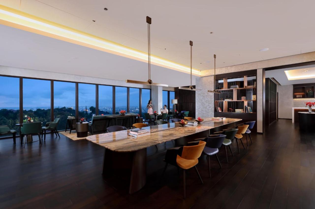 Padma Hotel Semarang Eksteriør billede